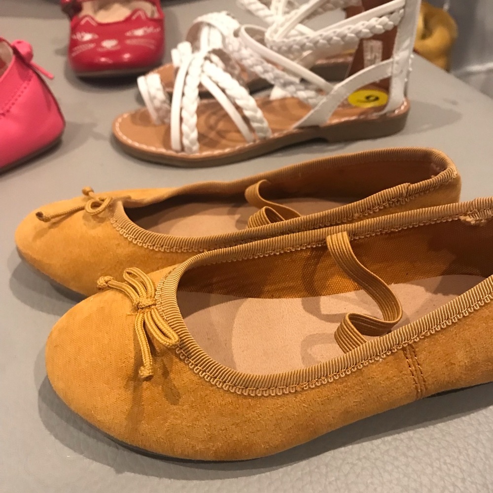 Girls shoes